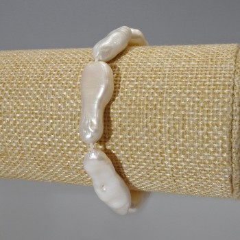 Bracelet de perles baroques avec une teinte « benzine », diamètre 10 × 26 mm ±, longueur 18 cm ± (élastique)