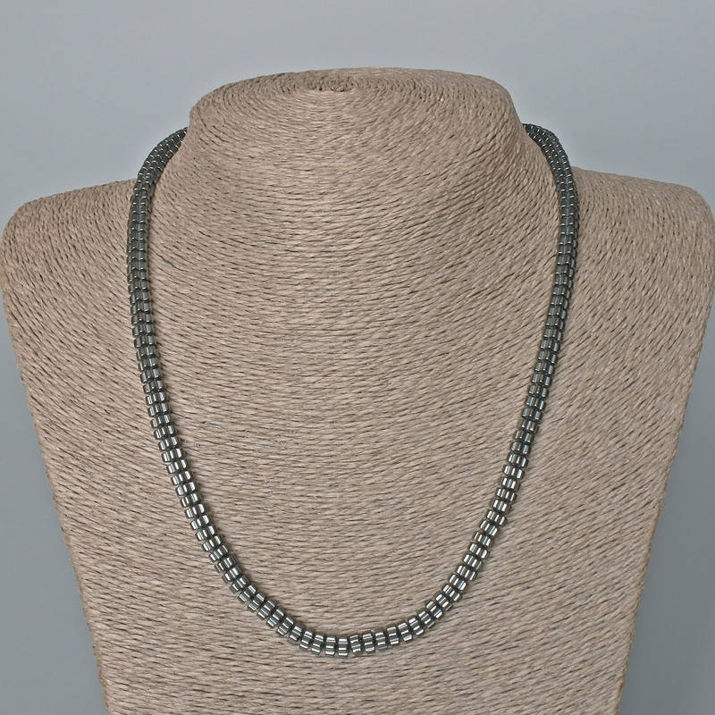 Collier en hématite «Fleur», diamètre 6×3 mm, longueur 50 cm