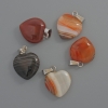 Pendentif «Cœur» en agate marron, diamètre 15×15×6 mm ±, longueur 23 mm ±