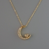 Pendentif «Lune» sur chaîne en métal doré, diamètre 18×14 mm, épaisseur 1 mm ±, longueur 40–45 cm ±