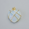 Pendentif «Cœur» en pierre de lune, monté en or doré, diamètre 20 x 20 mm ±, longueur 30 mm ±