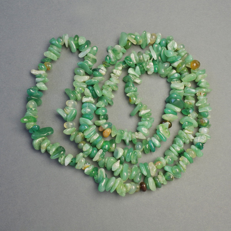 Perles d'agate vertes sur fil, éclats de pierre naturelle, diamètre 5×2 mm ±, longueur 82 cm ±