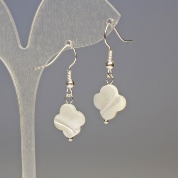 Boucles d'oreilles en nacre, trèfle à quatre feuilles, diamètre 13 × 13 mm ±, longueur 3,3 cm