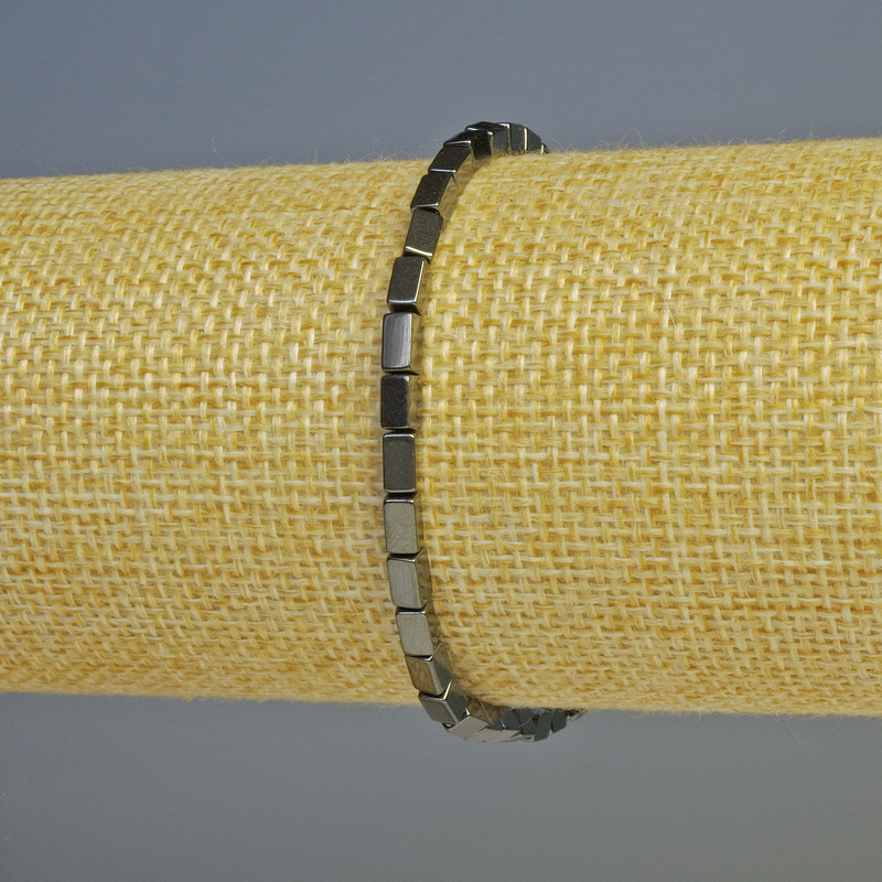 Bracelet en hématite rectangulaire noir, diamètre 5×3 mm ±, longueur 18 cm ± élastique