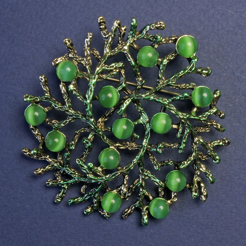 Broche-pendante «Brindilles» avec pierre œil-de-chat, émail 60 mm+
