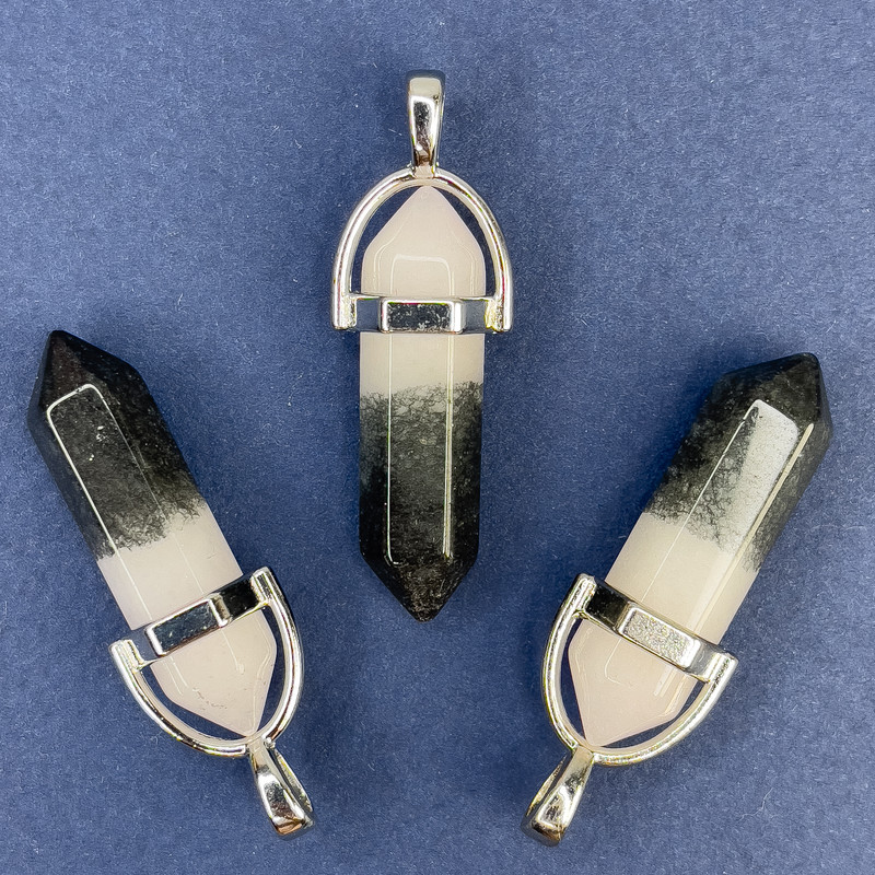 Pendentif en quartz teinté hexagonal 40 mm+