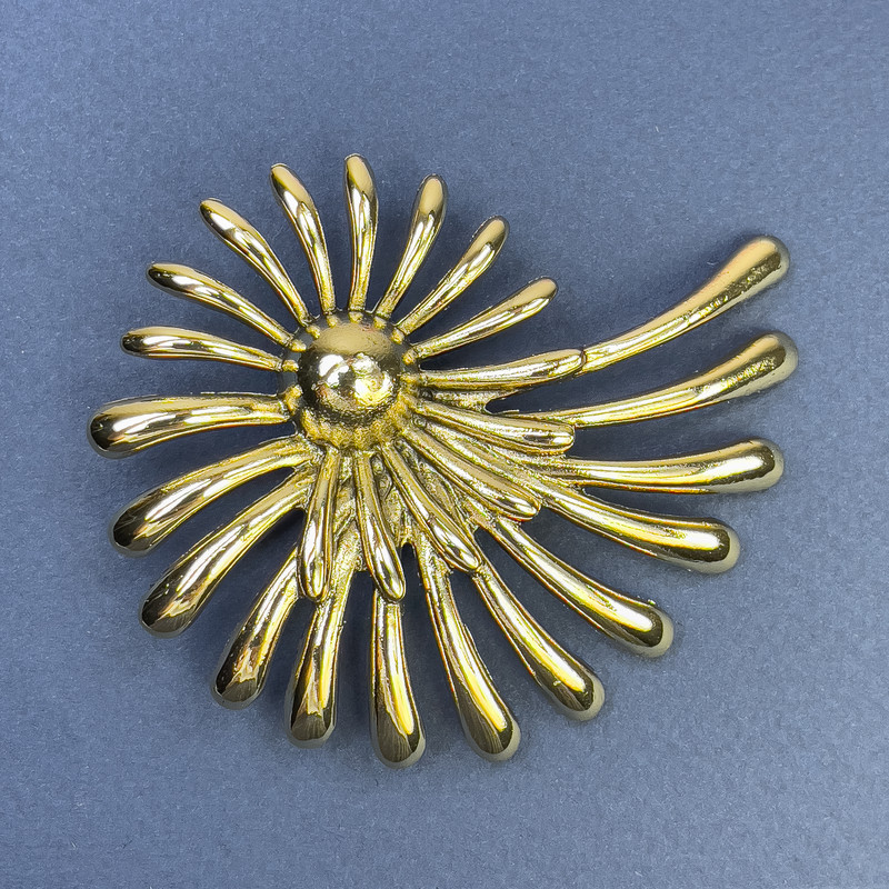 Broche Fleur métal doré 62×76 mm+