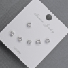 Boucles d'oreilles puces 3,5 mm ± métal argenté, strass blancs