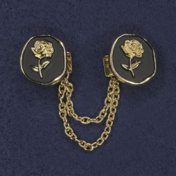 Broche pour cardigans en émail noir et métal doré, diamètre environ 20 mm, chaîne d'environ 9 cm