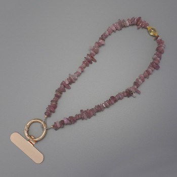 Breloque pour téléphone — éclats de quartz fraise 7–15×2–4 mm ± bague, diamètre 24 mm, pour l’oreille, longueur 40 cm (longueur des perles environ 37 cm)