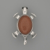 Broche-pendante Tortue en aventurine Sable doré 52×35 mm ± détails mobiles, métal argenté