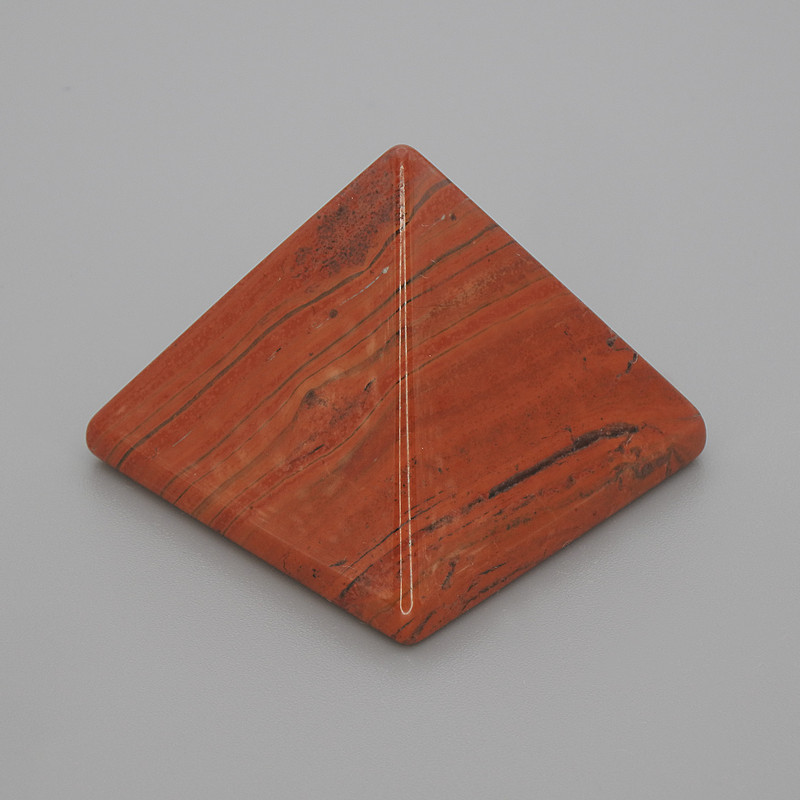 Pyramide souvenir en jaspe rouge, dimensions 30×30 mm ±, largeur 25 mm ±