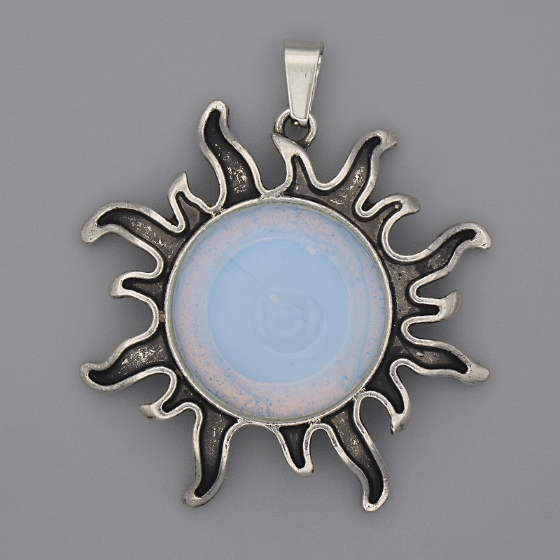 Pendentif Soleil pierre de lune 39 mm +/-, longueur 46 mm+