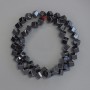 Perles d'hématite cube à trou transversal, 5,5×5,5 mm ±, sur fil, longueur 40 cm+