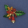 Broche-pendentif Branche de Noël avec nœud et clochette, émail, strass, métal doré, 44×30 mm+