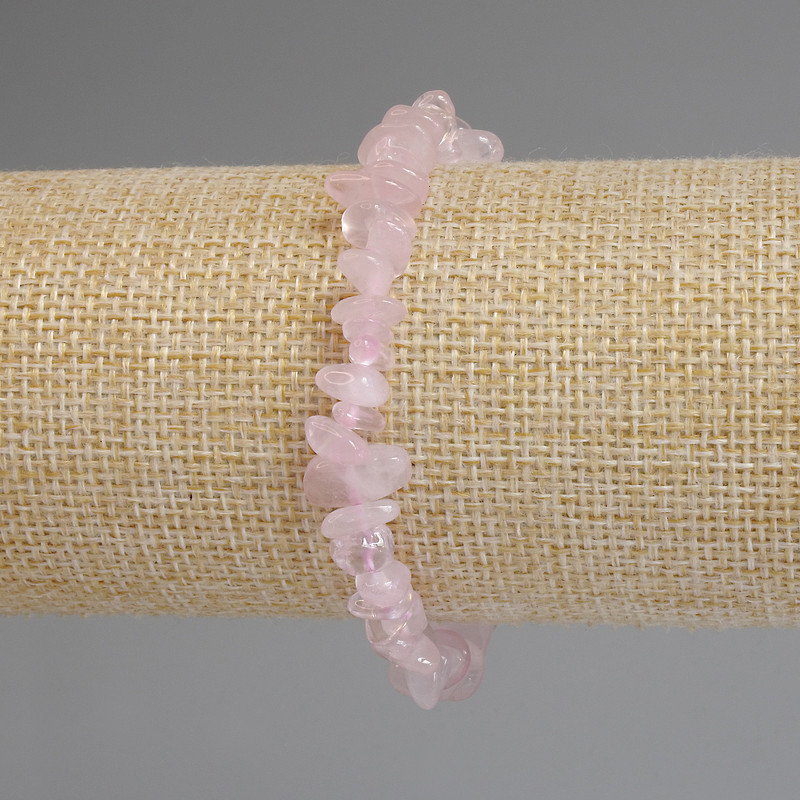 Bracelet quartz rose éclats 5-12×2-5 mm ±, longueur 18 cm ±, élastique
