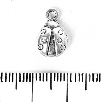 Fourniture – Pendentif coccinelle 14×9 mm, emballage 20 g ± 14 pièces