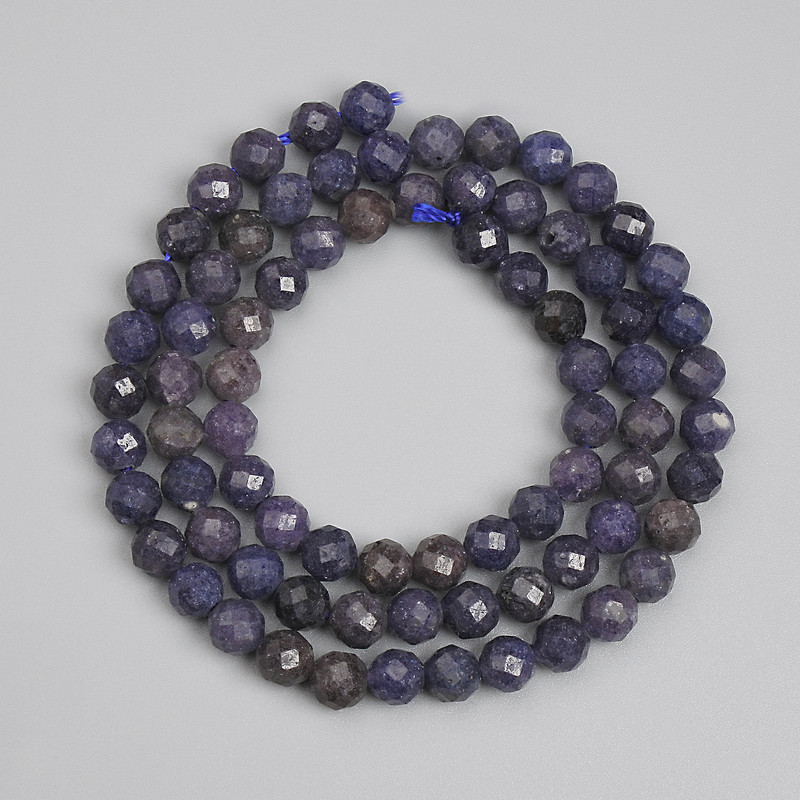 Perles de saphir facettées de 5 mm sur fil