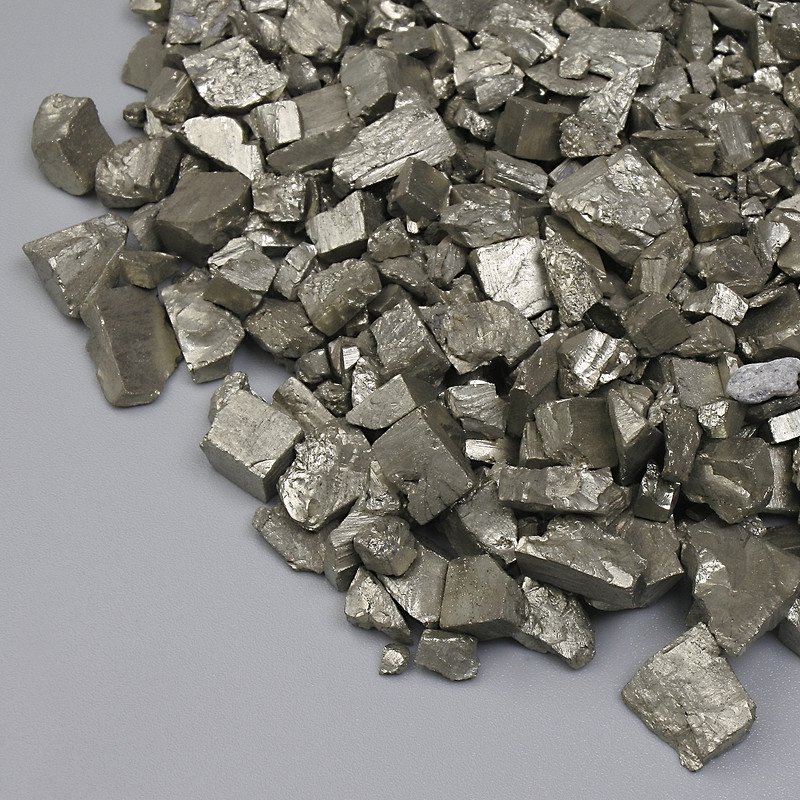 Éclats de pyrite naturel sans perçage 2-12×3-8 mm ± (par 100 g ±)