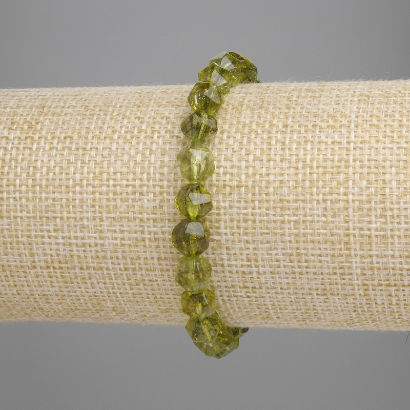 Bracelet chrysoprase à facettes, diamètre environ 7,5 × 7,5 mm ±, longueur 18 cm ±, élastique