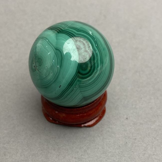 Boule souvenir en malachite, diamètre 29 mm ± poids 49 g