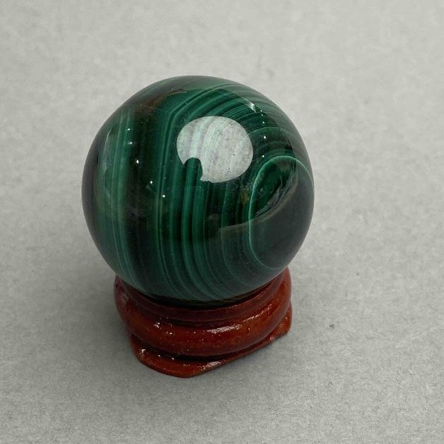 Boule souvenir en malachite, diamètre 30 mm ± poids 58 g