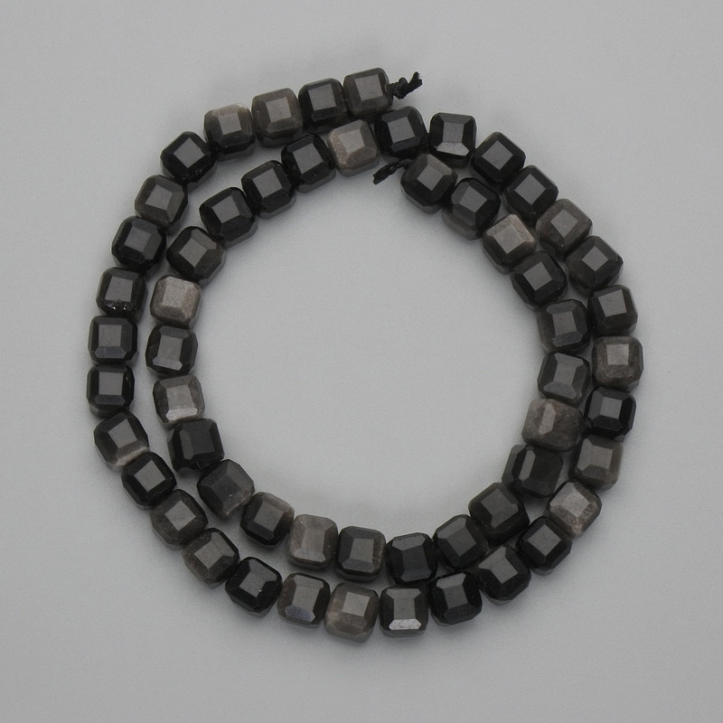 Perles d'obsidienne argentée cube facetté 7 × 7 mm, longueur environ 37 cm, sur fil