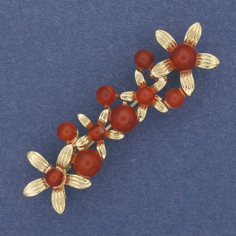 Broche «Fleurs» en cornaline sur métal doré, 55 × 17 mm+