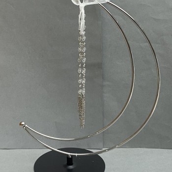 Support demi-lune pour boule, 24×17 cm ±, pieds de 10 cm ±, longueur de chaîne 16 cm ±, métal argenté