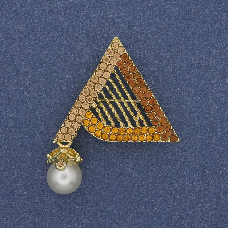 Broche Accent pendentif perle et strass métal doré 34x50 mm+