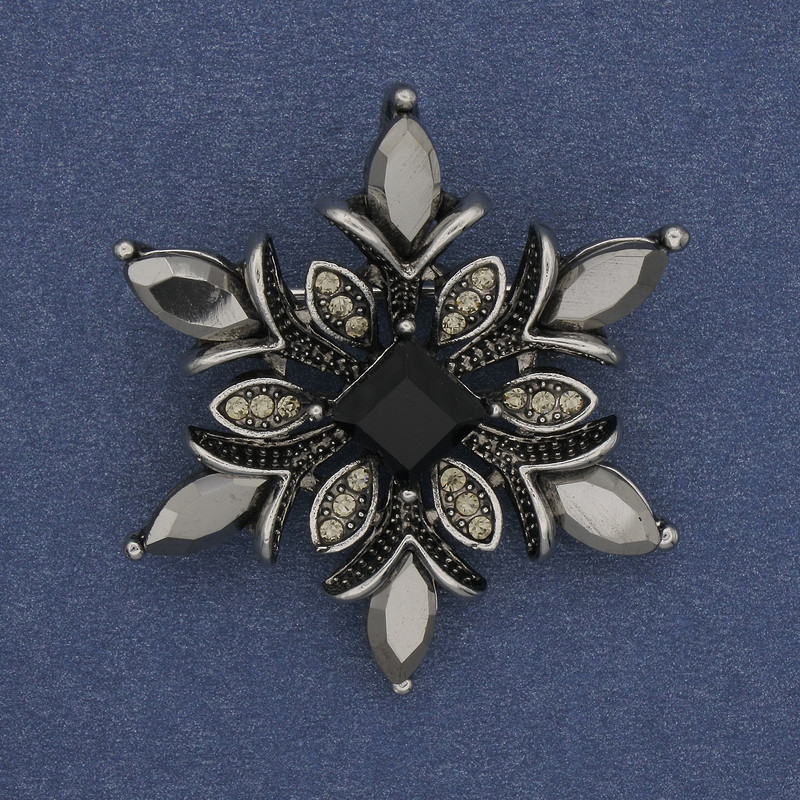 Broche-pendentif Accent, strass, métal argenté, 34 mm+