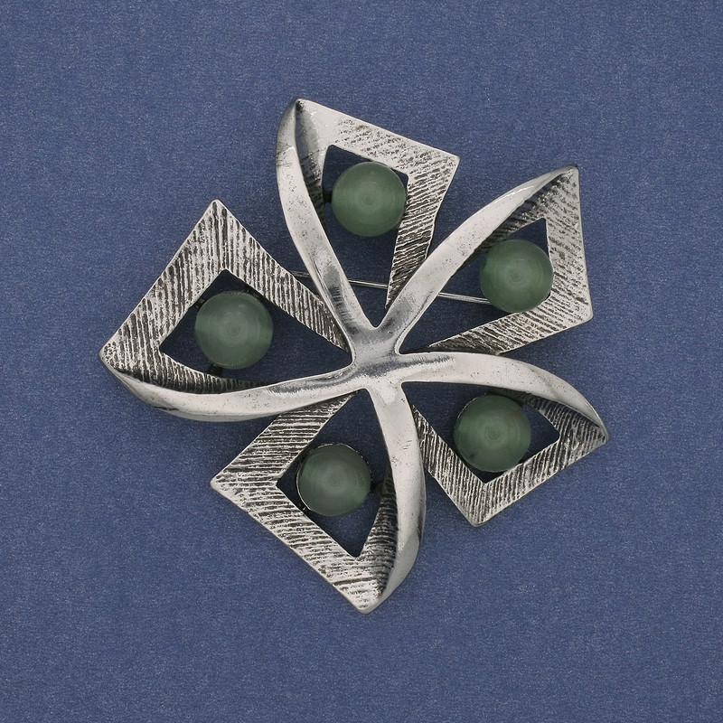 Broche Accent Néphrite, métal argenté, 60 mm+