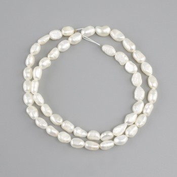 Perles d'eau douce, diamètre 8-8,5 × 4-5 mm, longueur environ 37 cm, enfilées sur fil