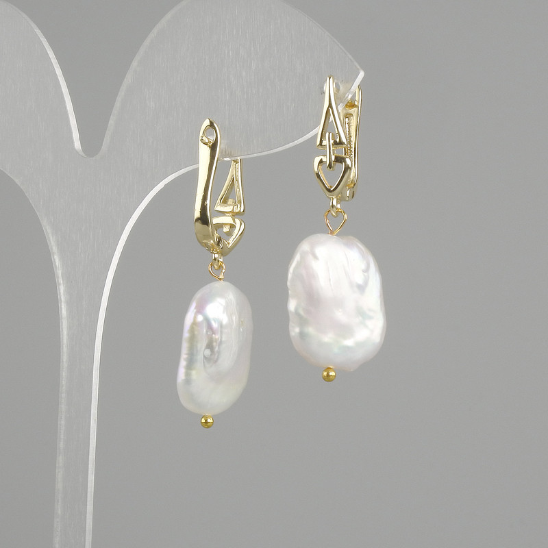 Boucles d'oreilles en perles baroques 18×15 mm ±, longueur 40 mm ±