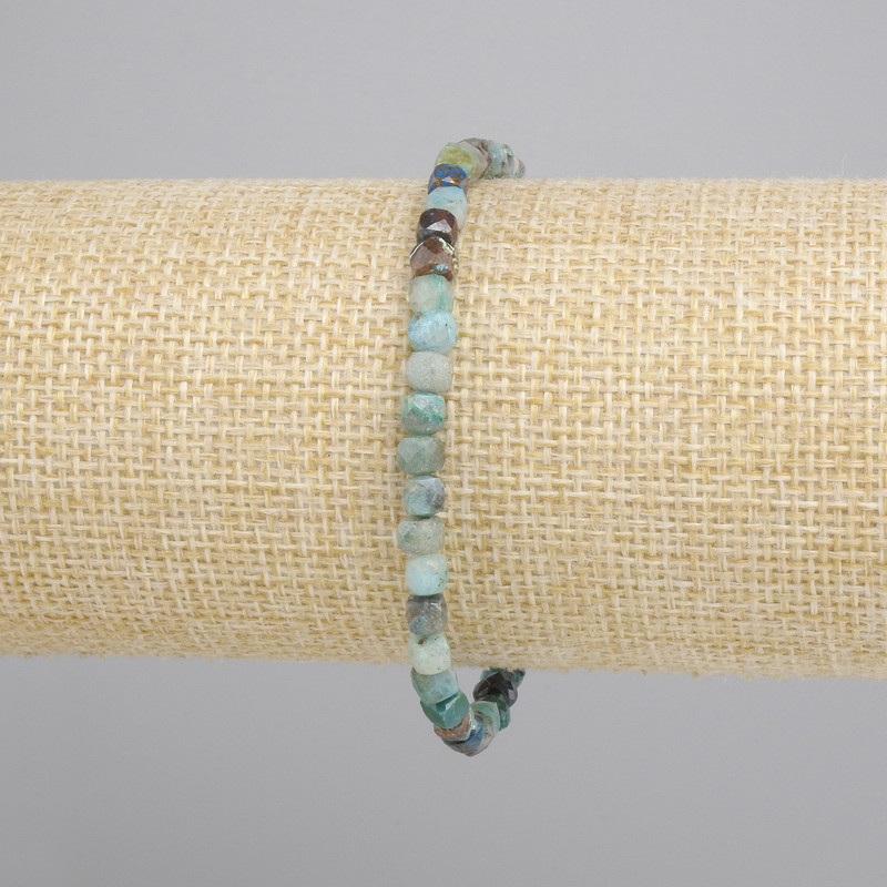 Bracelet chrysocolle facetté, cube 4x4 mm, longueur 18 cm, élastique