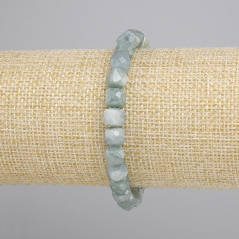 Bracelet Jadeïte facetté en cube, 7×7 mm, longueur environ 18 cm, élastique