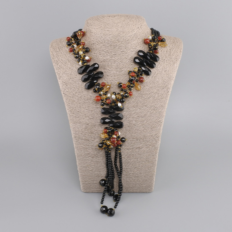 Collier à trois rangs en assortiment de pierres, longueur 55 cm+