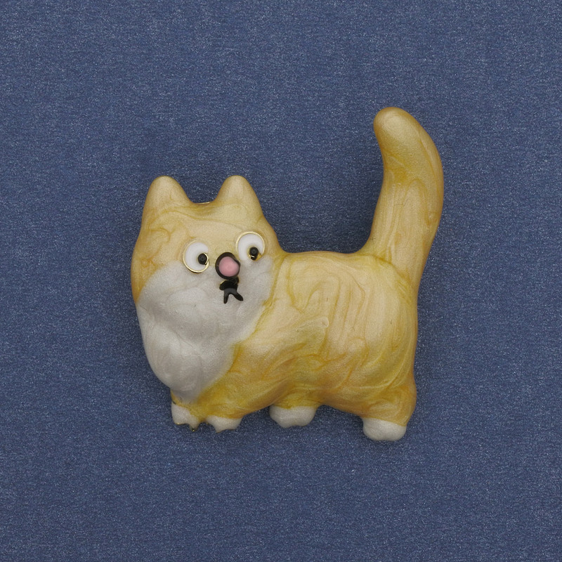 Broche Chat émaillé métal doré 31×34 mm+