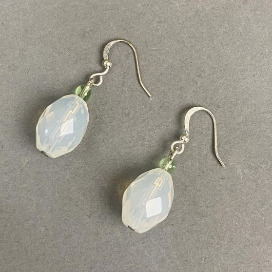 Boucles d'oreilles en opalite, longueur 35 mm +