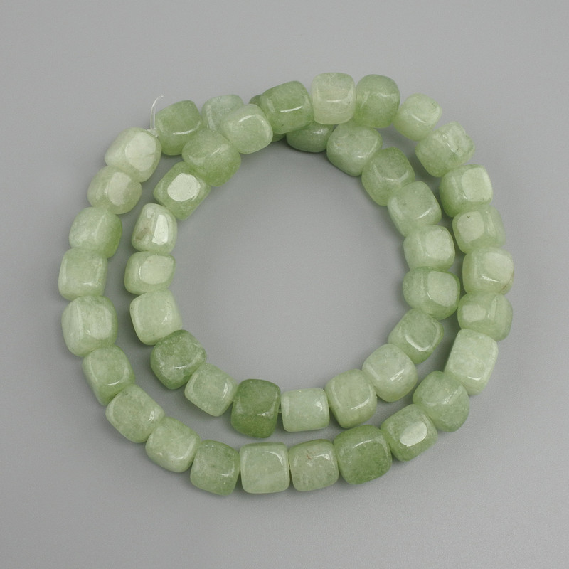 Perles de néphrite cubiques, diamètre 8-9 mm, longueur 38 cm ±