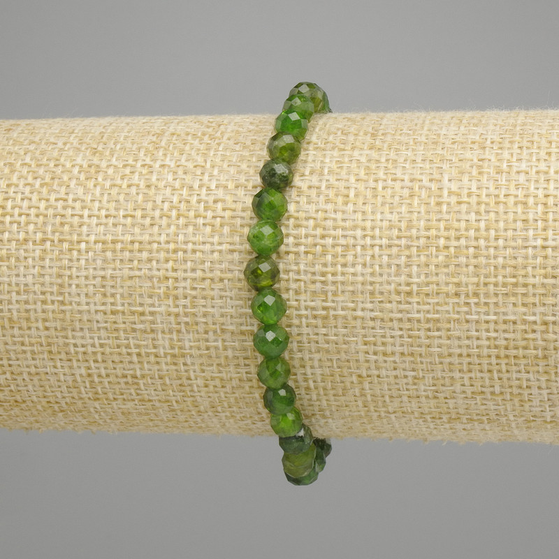 Bracelet Diopside perles facettées de 5 mm, longueur 18 cm ± élastique
