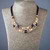 Collier sur rubans avec cristaux bleus, longueur 50 cm - couleur du métal: or