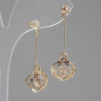 Boucles d'oreilles «Itaolyao» Roses avec cristaux, diamètre 12 mm, longueur 25 mm, couleur dorée