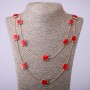 Collier à longues chaînes avec carré rouge, longueur 66–70 cm