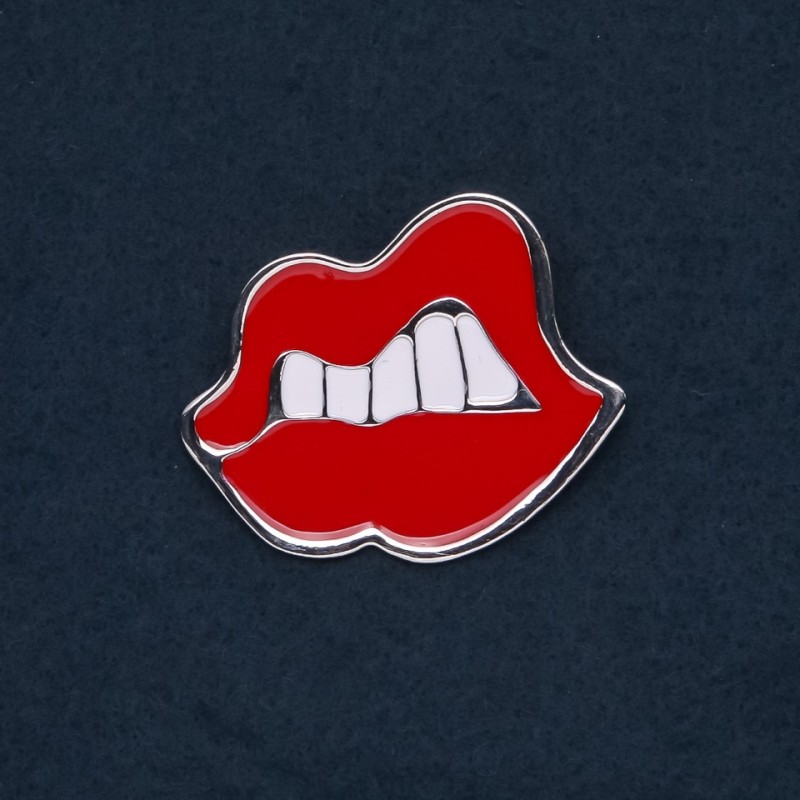 Broche «Lèvres» 46×37 mm