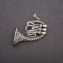 Broche en forme de trompette ornée de strass, métal gris 42×45 mm