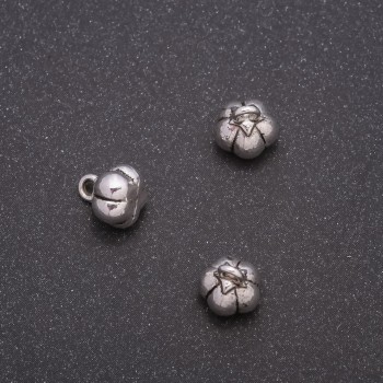 Pendentif citrouille, diamètre 8×9 mm, diamètre du trou 1,6 mm, conditionnement 20 g ± 16 pièces