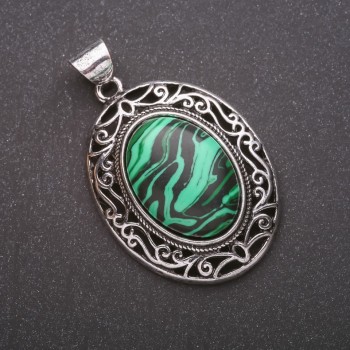 Pendentif en malachite (pressée) monté dans un cadre antique 33×40×52 mm
