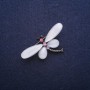 Broche libellule blanche 45 × 25 mm