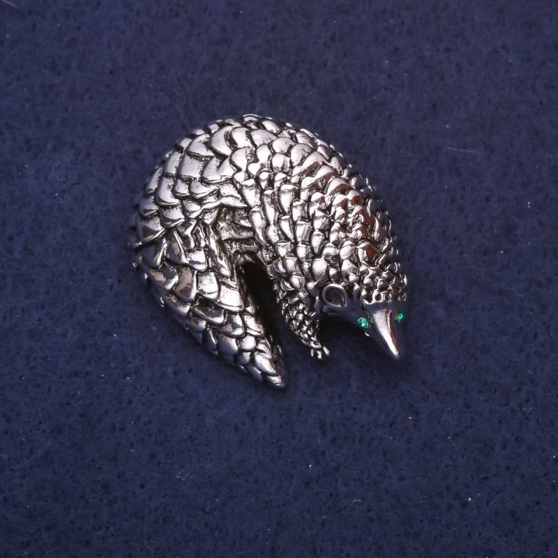 Broche Pangolin 38×28 mm métal argenté